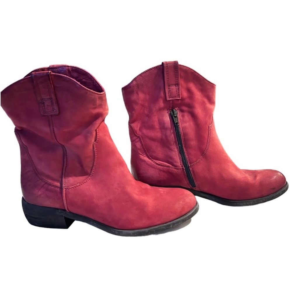 Arnold Churgin Red Nubuck Suede Block Heel
Zip Up Ankle Boots Size 6.5